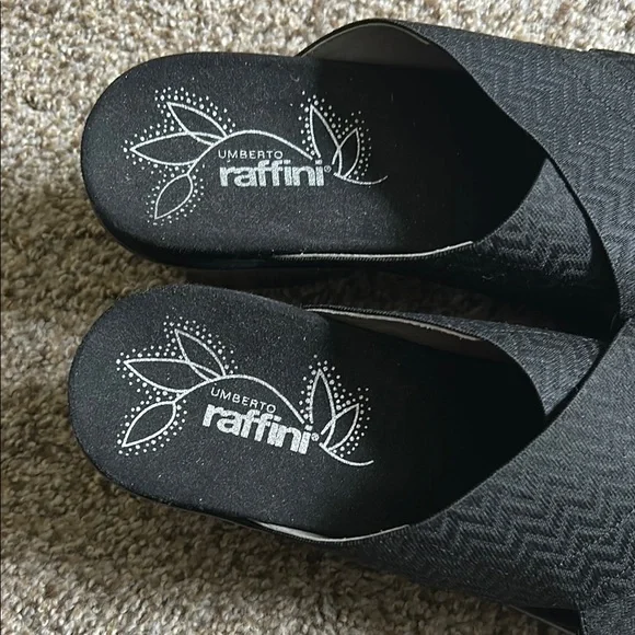 Umberto raffini Black Mules with Textured Straps - Picture 2 of 3